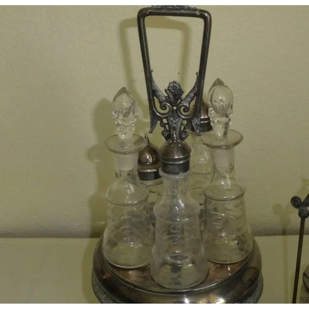 Wm Rogers Mfg Co antique silver